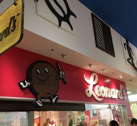 leonard's at world porters的照片