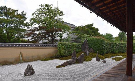 瑞峰院庭园的照片